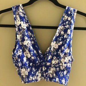 Low neck cropped top